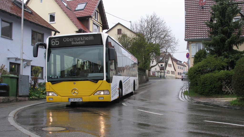 Busunfall in Stuttgart: Kind rennt vor Linienbus –  schwer verletzt