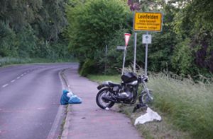 Motorrad erfasst Fußgänger mit Hund – Hubschrauber im Einsatz
