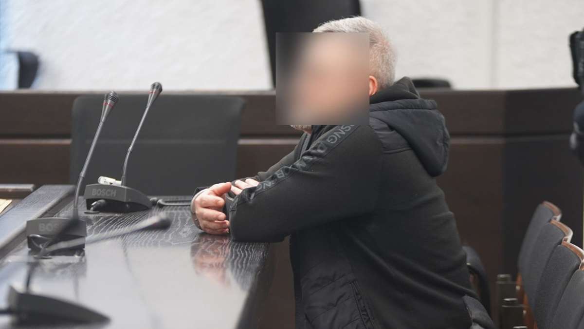 Prozess um tödliche Schüsse im Mercedes-Werk Sindelfingen: Angeklagter schockt mit Hasstiraden  in Live-Stream