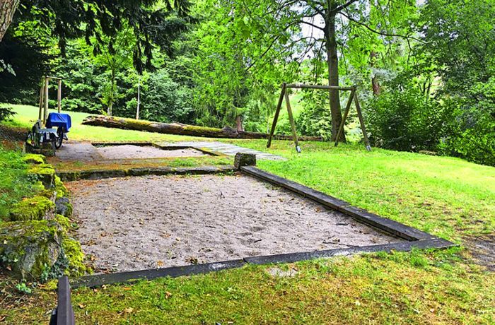 Palm’sches Schloss in Stuttgart-Mühlhausen: Maroder Spielplatz im Park wird saniert