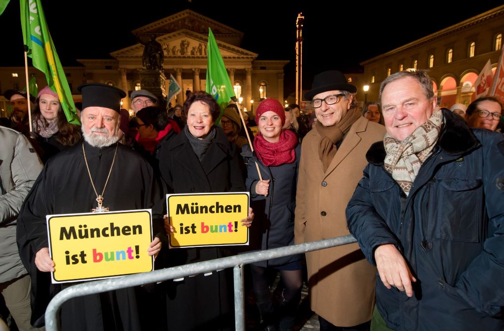 Rund 4000 Menschen haben in München für eine offene Gesellschaft demonstriert. Foto: dpa