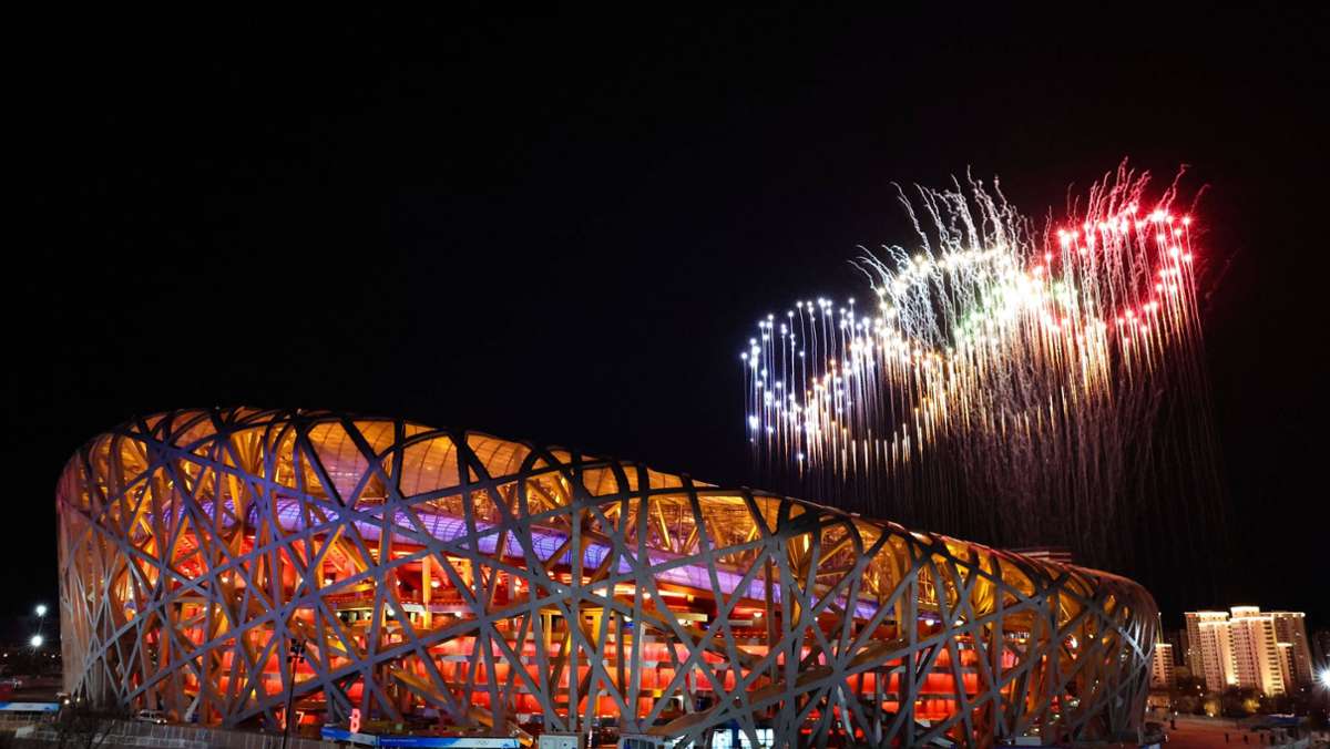 Olympia 2022: Glanz und Kritik: Umstrittene Winterspiele eröffnet