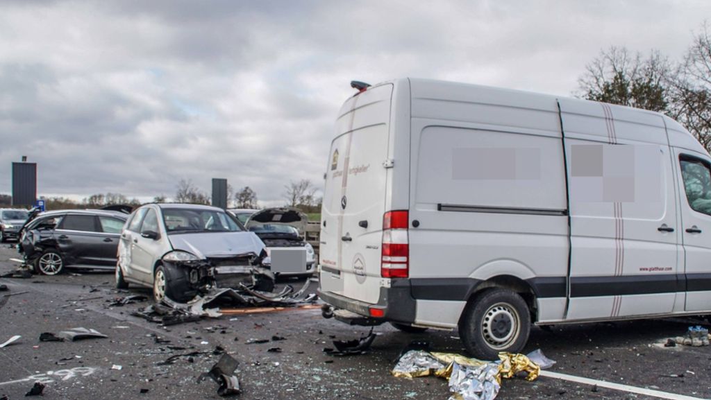 Unfall im Kreis Böblingen: A81 blieb nach Horror-Crash stundenlang blockiert
