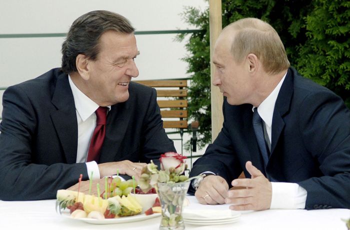 Schröder zieht sich von Rosneft zurück: Ein Altkanzler als Mahnung für Scholz