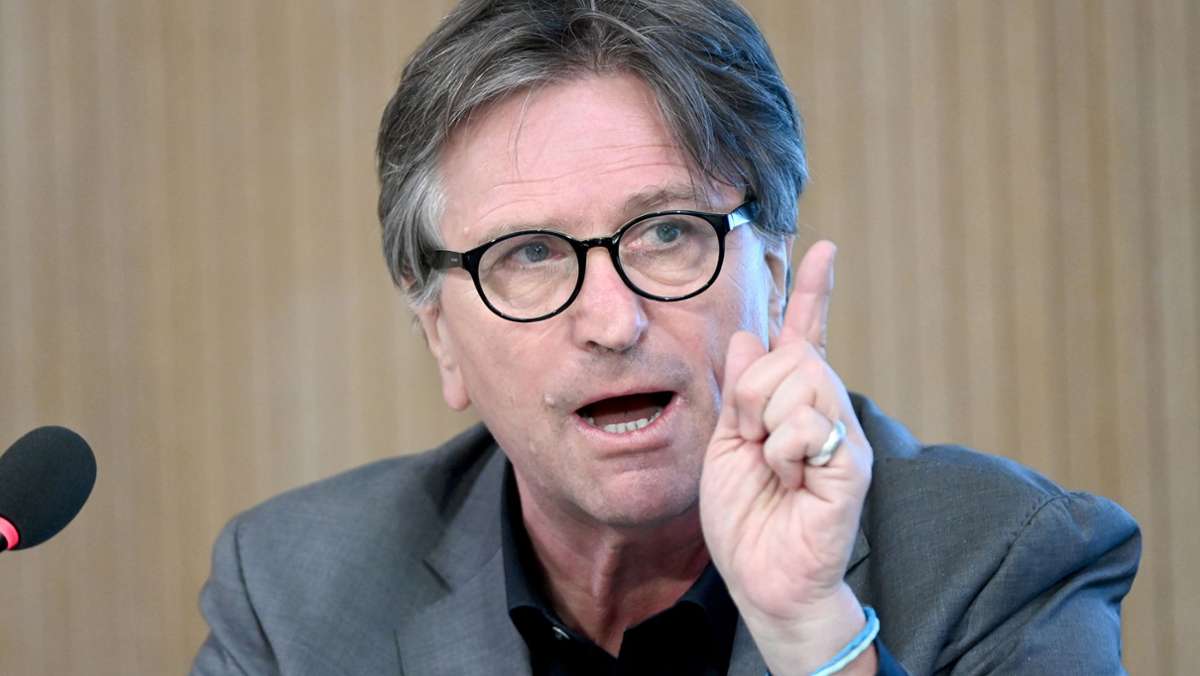 Streit über Corona-Impfstoffverteilung: Manfred Lucha weist Kritik von Jens Spahn zurück