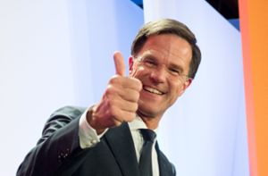 Mark Rutte präsentiert sich als strahlenden Sieger der Parlamentswahlen in den Niederlanden. Foto: dpa
