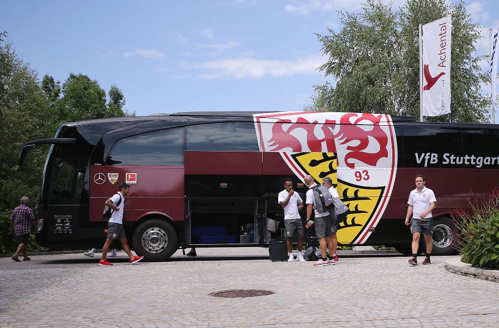 Der VfB Stuttgart ist am Montagnachmittag im Trainingslager in Grassau angekommen.