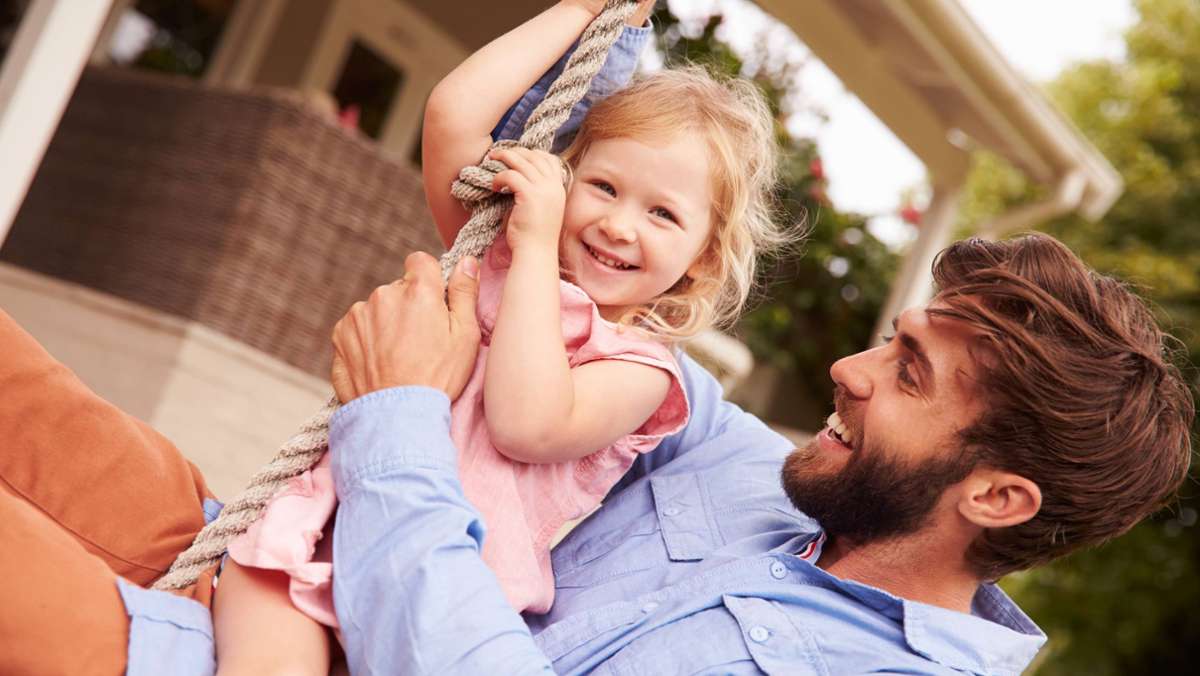 Mehr Väter in Elternzeit: Ist der Traum von Gleichberechtigung nur eine Seifenblase?