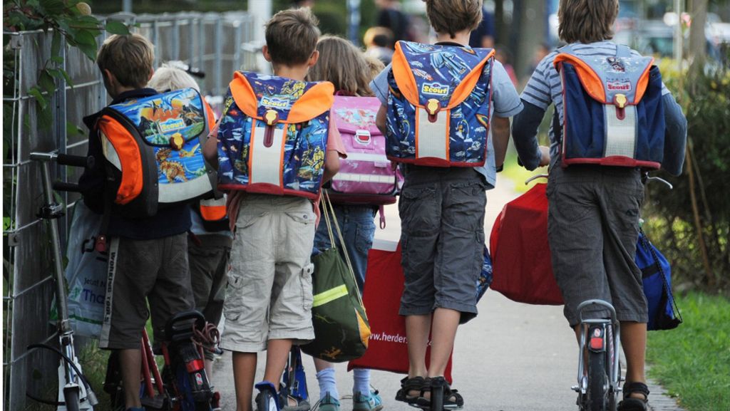 Peilsender im Schulranzen in Ludwigsburg: GPS-Sender für Kinder erhitzen die Gemüter