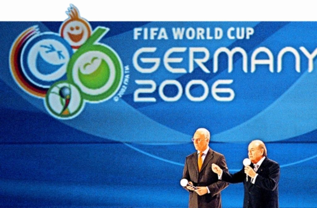 Kaiser Franz Beckenbauer (links) und der ehemalige Fifa-Sonnenkönig Josef Blatter Foto: dpa