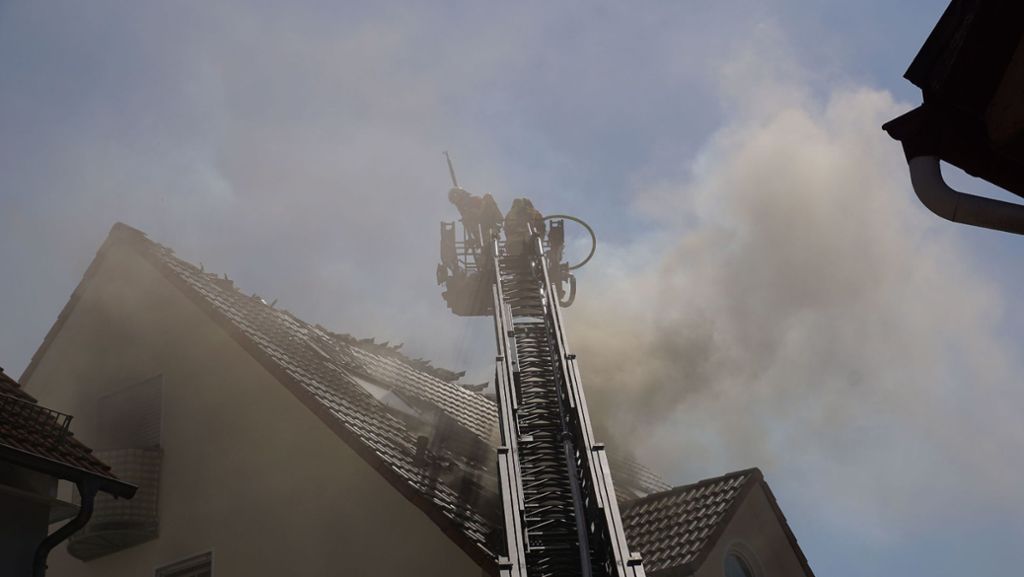 Brand in Deggingen: Dachstuhl geht in Flammen auf – hoher Schaden