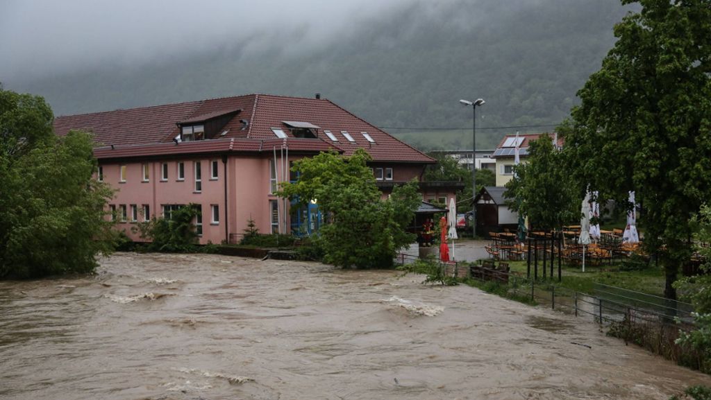 Dauerregen im Kreis Göppingen: Hochwasser hält Feuerwehr in Atem