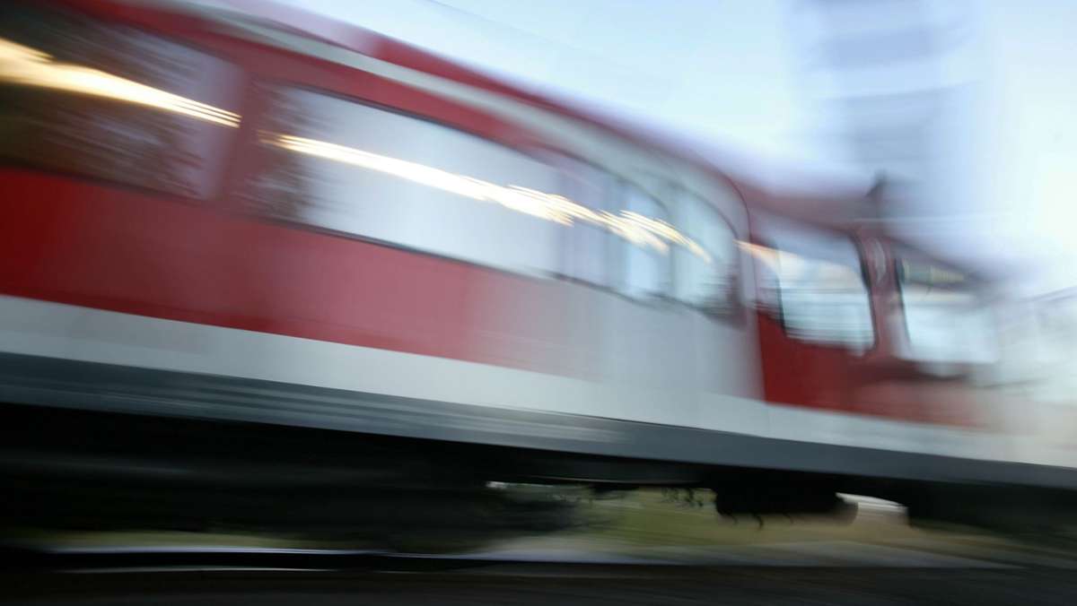 S-Bahn Richtung Stuttgart: Schwarzfahrer würgt Kontrolleur
