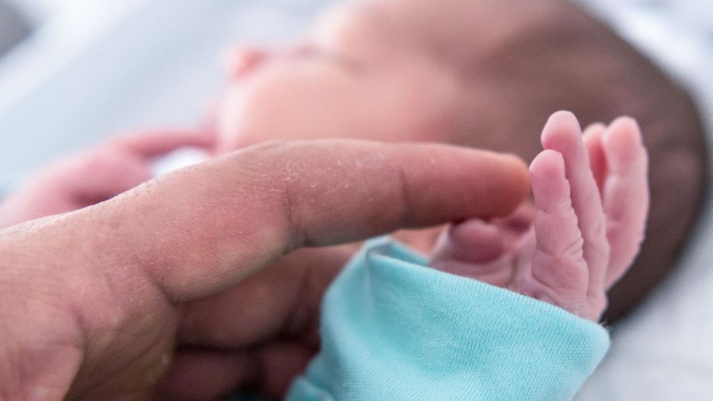 Hamburg: Eltern vergessen Neugeborenes im Taxi