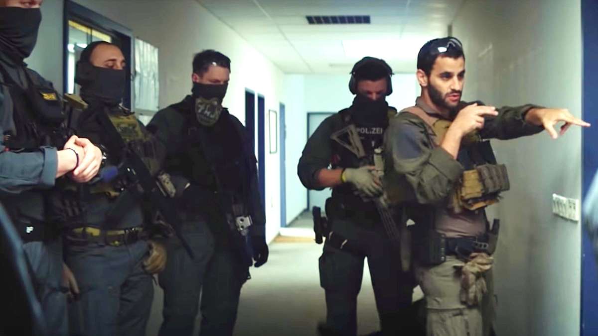  Der Fall „Project Gecko“ zieht Kreise: Gegen Polizeibeamte, die sich von einem israelischen Ex-Militär trainieren ließen, wird jetzt auch strafrechtlich ermittelt. Zudem werden immer mehr Fälle bekannt. 
