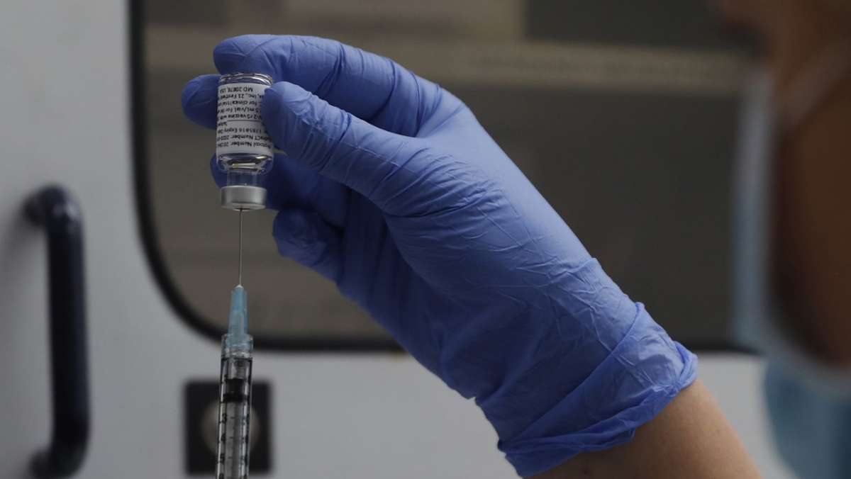  In Deutschland wird bisher mit vier Corona-Impfstoffen gearbeitet. Das Vakzin des US-Herstellers Novavax soll als fünftes Präparat noch im Januar ausgeliefert werden. Baden-Württemberg kann mit einer halben Million Dosen rechnen. 