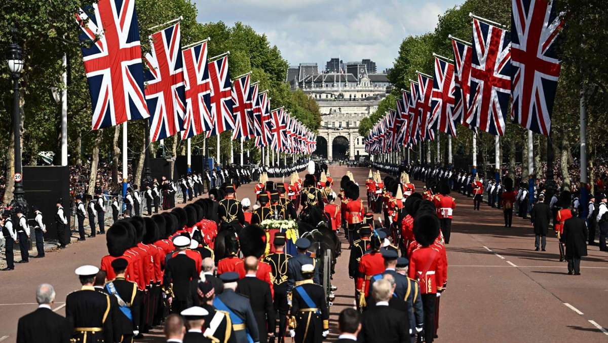 London: Briten nehmen Abschied von der Queen