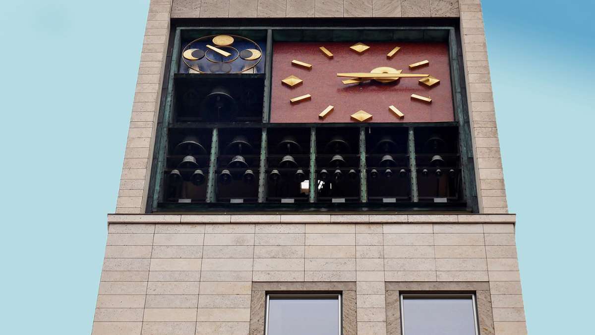 Stuttgarter Turmuhr wieder intakt: Das Rathaus ist wieder auf der Höhe der Zeit