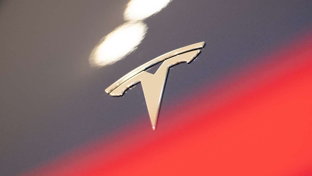 Es hätte eine Milliardenförderung sein können - doch Tesla verzichtet. Der Autobauer hält allerdings am Bau einer Batteriefabrik auf dem Gelände der Autofabrik bei Berlin fest. 