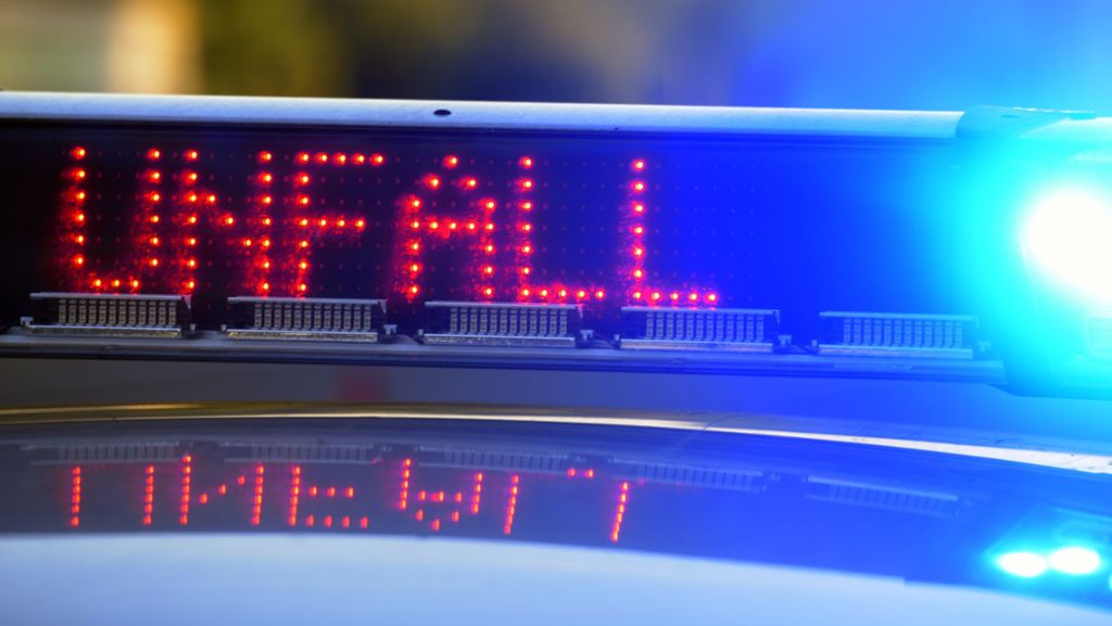 Milchlaster-Unfall auf der A7 bei Ellwangen: Polizei sperrt Autobahn in beide Richtungen