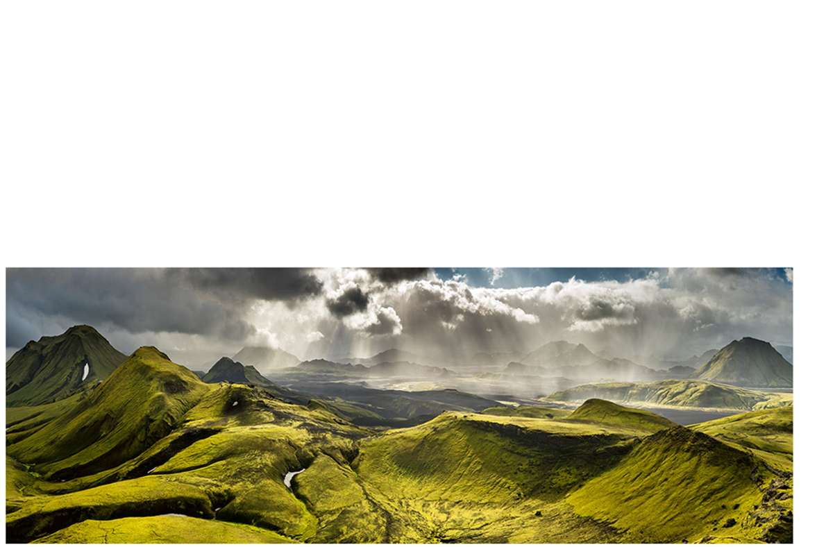 Im isländischen Hochland ändert sich das Wetter rasch – was zu außergewöhnlichen Lichtverhältnissen führt.