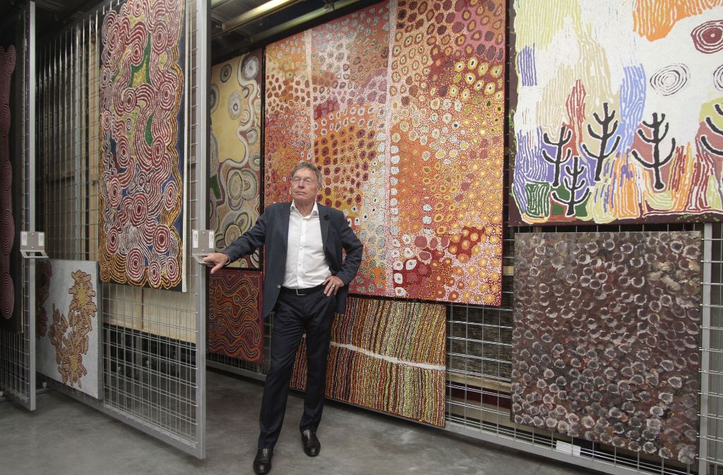 Seit zwanzig Jahren reist Peter Klein regelmäßig nach Australien, um dort nach Aboriginie-Kunst Ausschau zu halten. Mittlerweile hat sich diese Kunst auch im Westen etabliert.