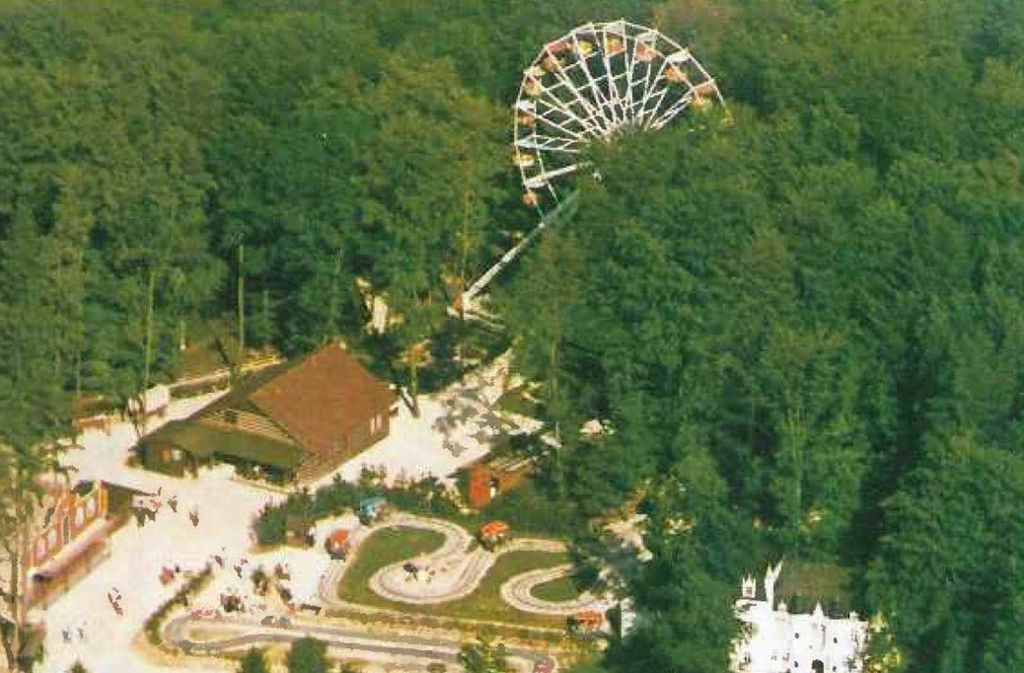Seit den 1970er Jahren dreht sich bei Sonnenbühl auf der Schwäbischen Alb das Riesenrad des Traumlands.
