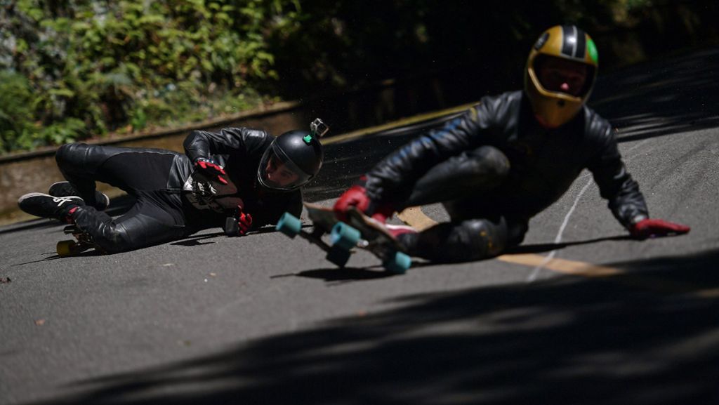  Der 18-jährige Skateboarder Allyson Pastrana stirbt durch einen Unfall beim Weltcup-Finale der Skateboarder in Rio de Janeiro. Drei weitere Athleten stürzen bei der kurvenreichen Abfahrt. 