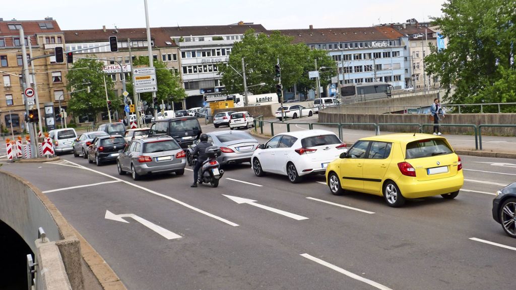 Verkehr in Bad Cannstatt: Auf der König-Karls-Brücke droht das Chaos