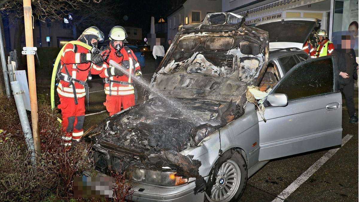 Markgröningen: Fahrzeugbrand ruft Feuerwehr auf den Plan