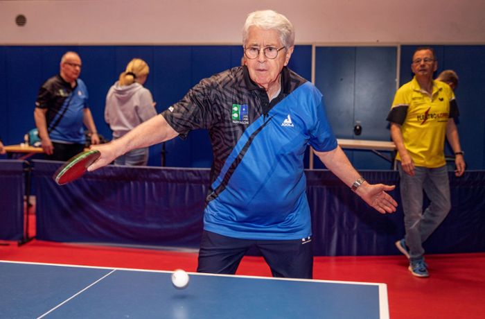 Frank Elstner kämpft mit Tischtennis gegen Parkinson