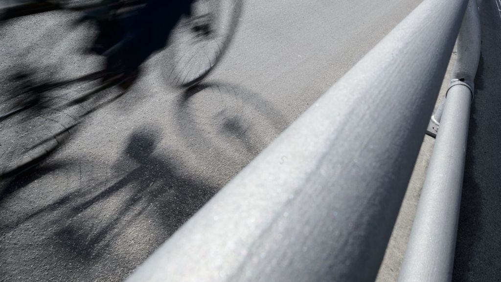 A4 bei Rüdersdorf: Rentner als Fahrrad-Geisterfahrer auf Autobahn