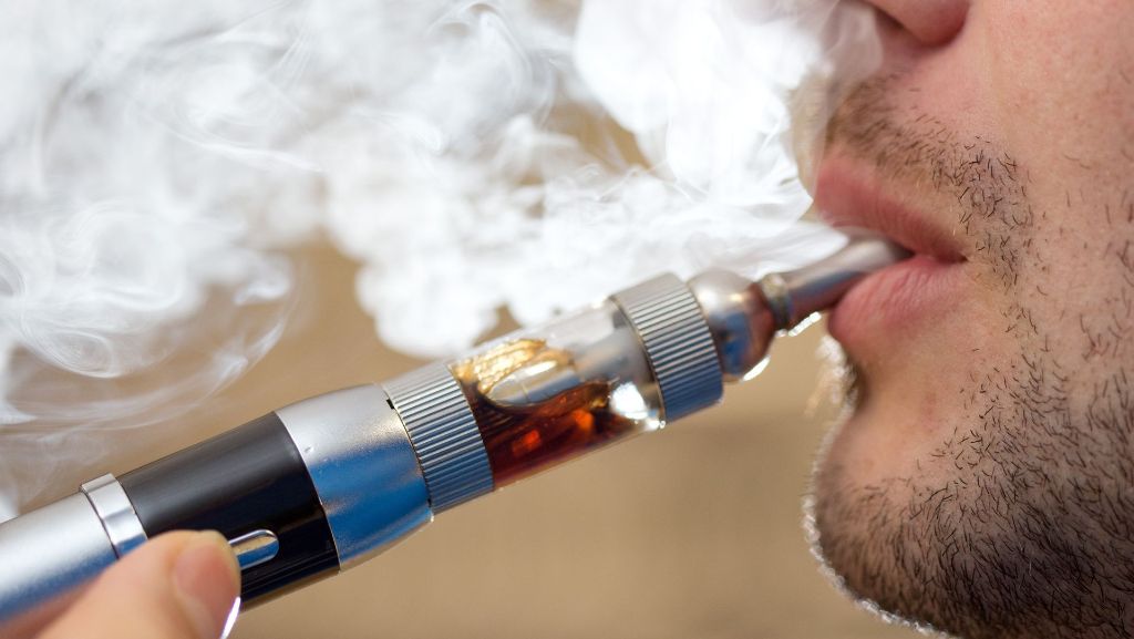 Raucher in Deutschland: Drogenbeauftragte warnt vor E-Zigaretten und Wasserpfeifen