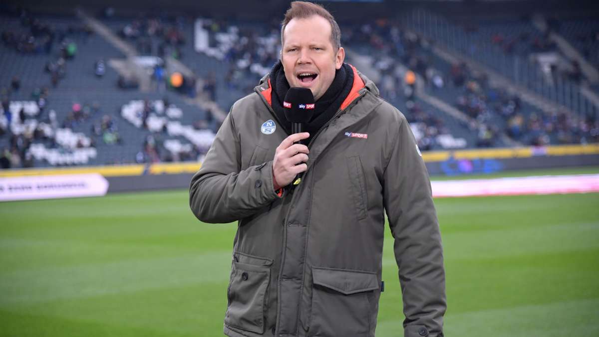  Fußball-Kommentator Wolff Fuss wird ab der kommenden Saison Spiele der Bundesliga auf Sat.1 begleiten. Der 44-Jährige bleibt aber auch seinem bisherigen Sender Sky treu. 