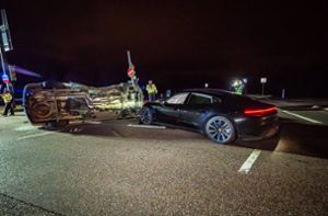 Zwei Verletzte bei Unfall mit Porsche