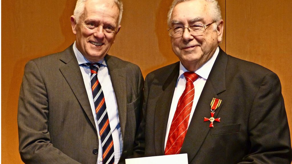 Bundesverdienstkreuz in Stuttgart-Untertürkheim: Eine Ehrung für einen Multifunktionär