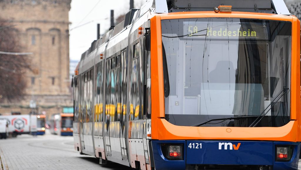 Vier Verletzte bei Unfall: Straßenbahn in Mannheim entgleist