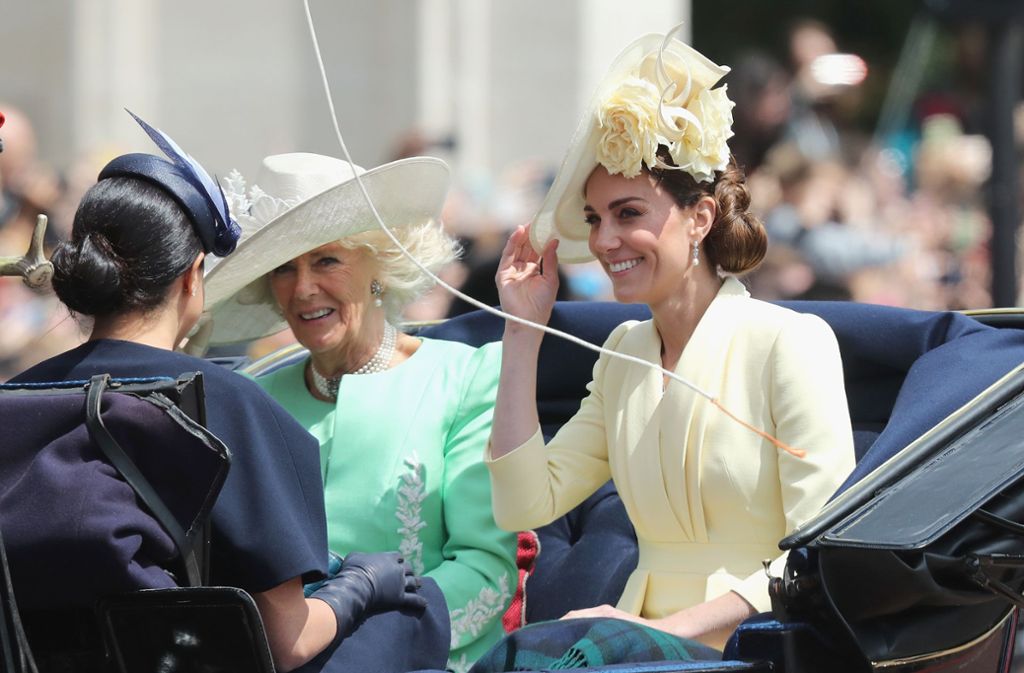 Herzogin Meghan (von hinten), Herzogin Camilla und Herzogin Kate