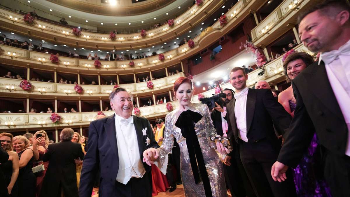 Opernball in Wien: Glücklicher Lugner tanzt mit Priscilla Presley
