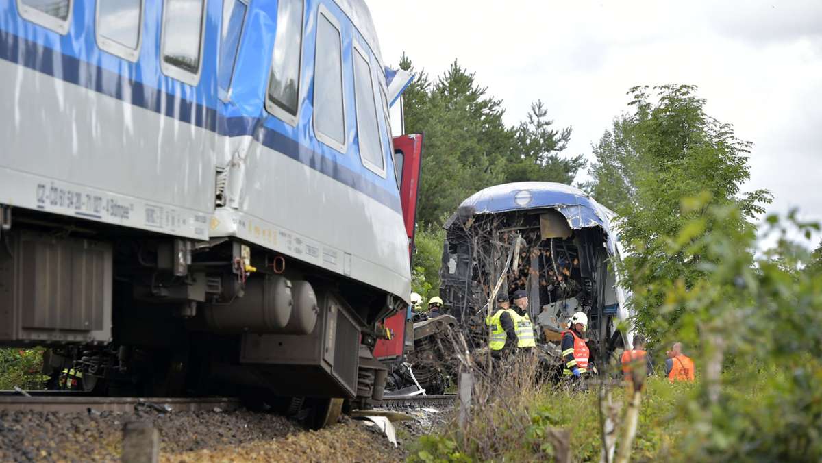 Tschechien: Zwei Tote und dutzende Verletzte bei Zugunglück
