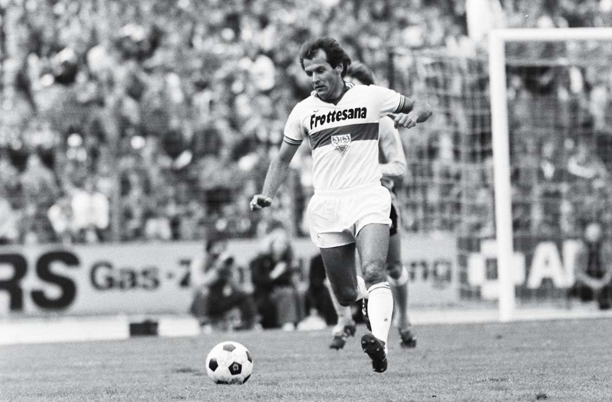 Von 1978 bis 1980 spielte Georg Volkert beim VfB Stuttgart und absolvierte 60 Partien in der Bundesliga. Insgesamt kommt er auf 410 Spiele im Oberhaus, die meisten für den Hamburger SV.