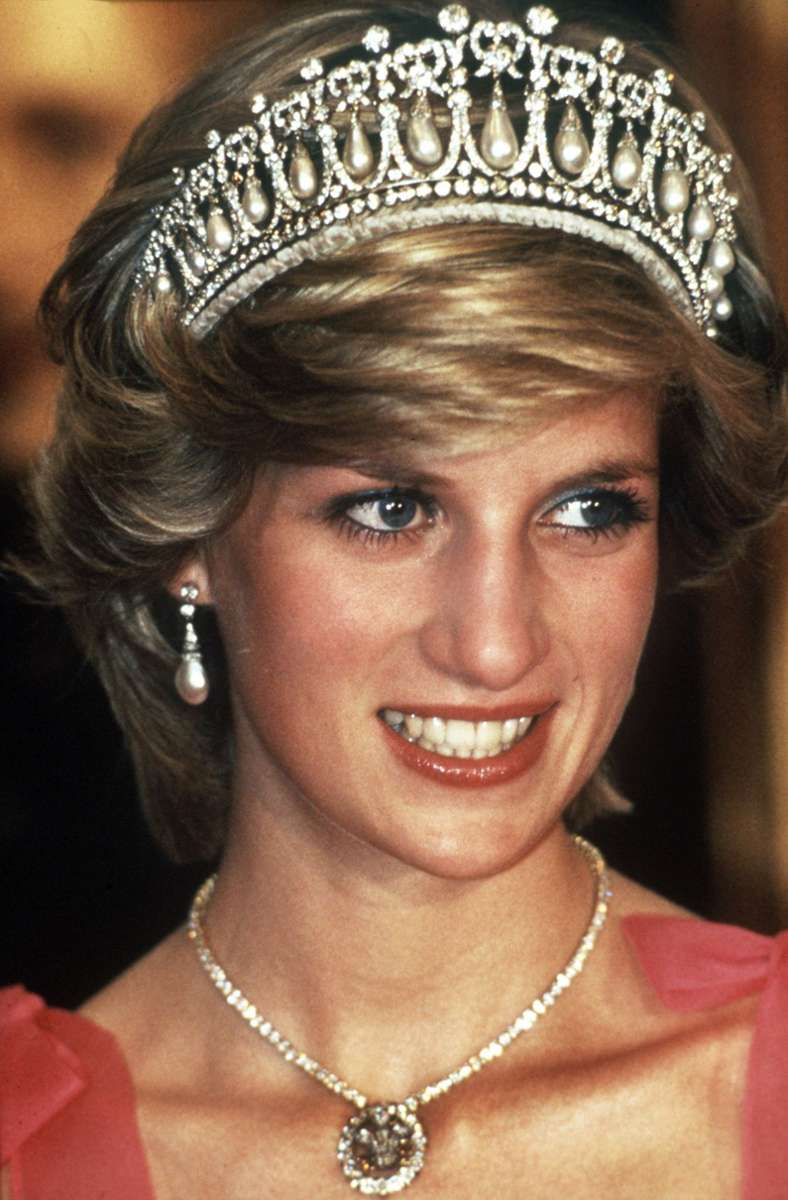 Mit Diadem und Abendgarderobe: Die echte Prinzessin von Wales in den 1980er Jahren.