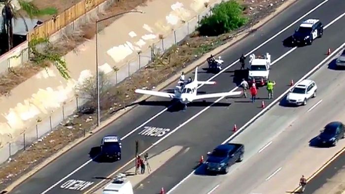 25-jährigem Fluglehrer gelingt Notlandung auf Autobahn