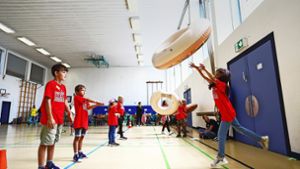 Kesselspiele der Schulkindbetreuung: Spiel, Spaß und ein Handball-Profi