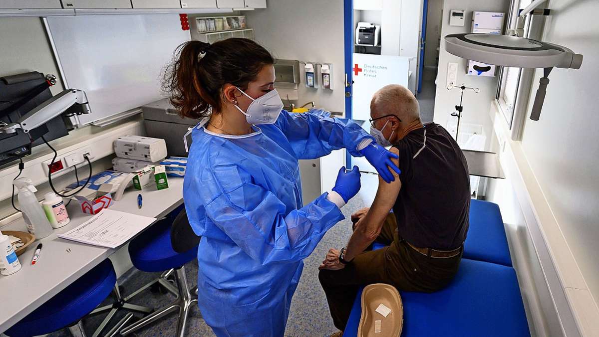 Hilfsaktion in Kaltental: 80-Jähriger vereinbart Corona-Impftermine für andere