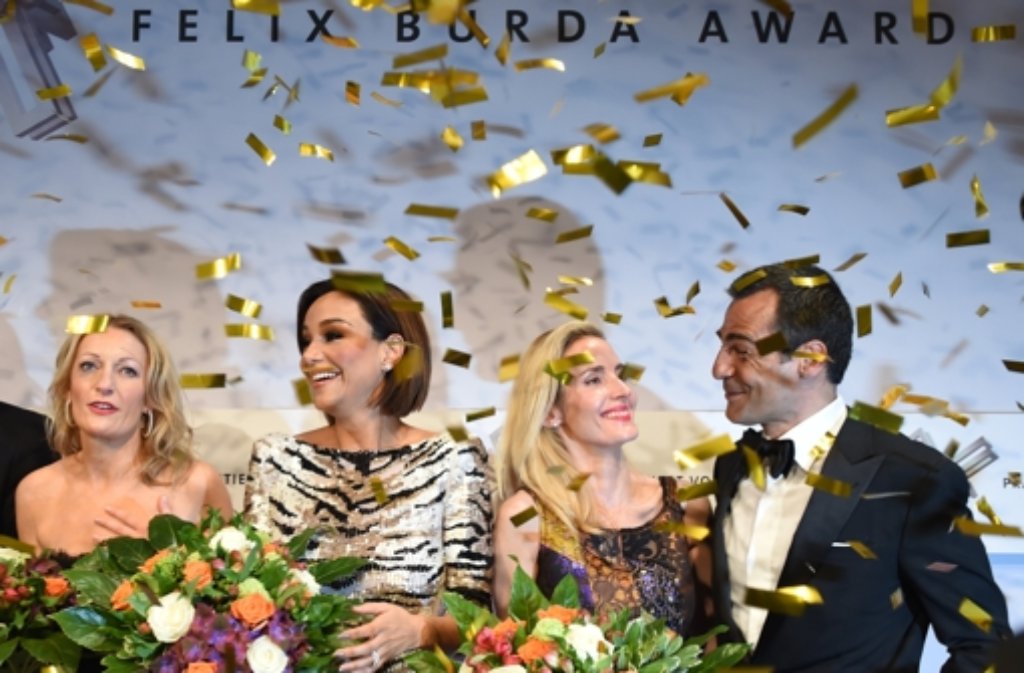 Monika Gruber, Verona Pooth, Caroline Sander und Erol Sander (von links) auf der Feier nach der Verleihung des Felix Burda Awards.