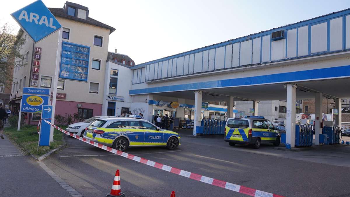 Stuttgart-Bad Cannstatt: Bewaffneter Raubüberfall in Tankstelle – Täter nach Fahndung gefasst