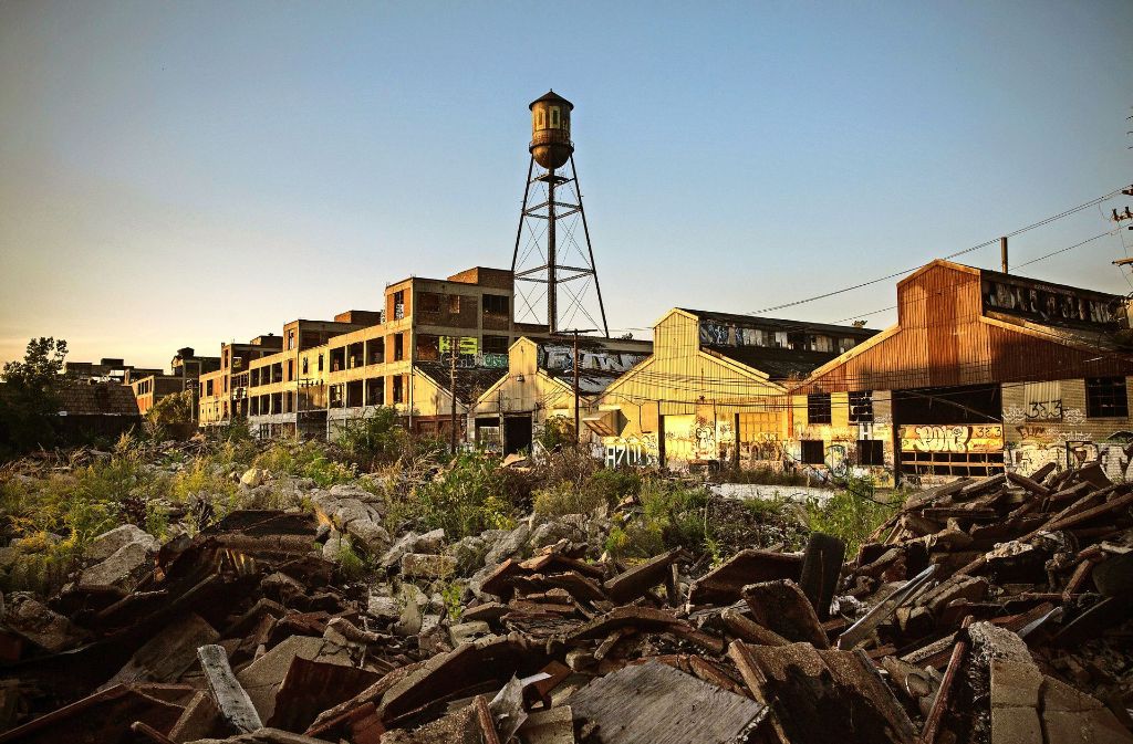 Ruinen der aufgegebenen Packard Autofabrik in Detroit – Trump wurde gewählt, weil er solchen gebeutelten  Regionen einen neuen Aufschwung versprochen hat. Foto: AFP