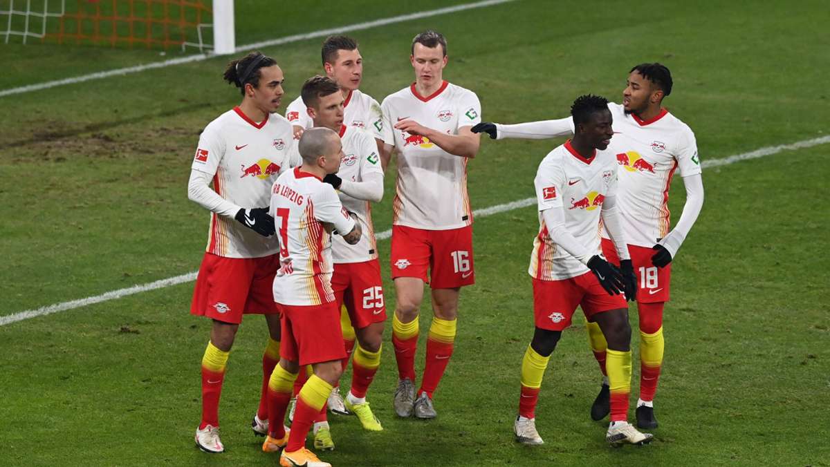 Fußball-Bundesliga: RB Leipzig besiegt Augsburg - und verliert im Sommer den Abwehrchef