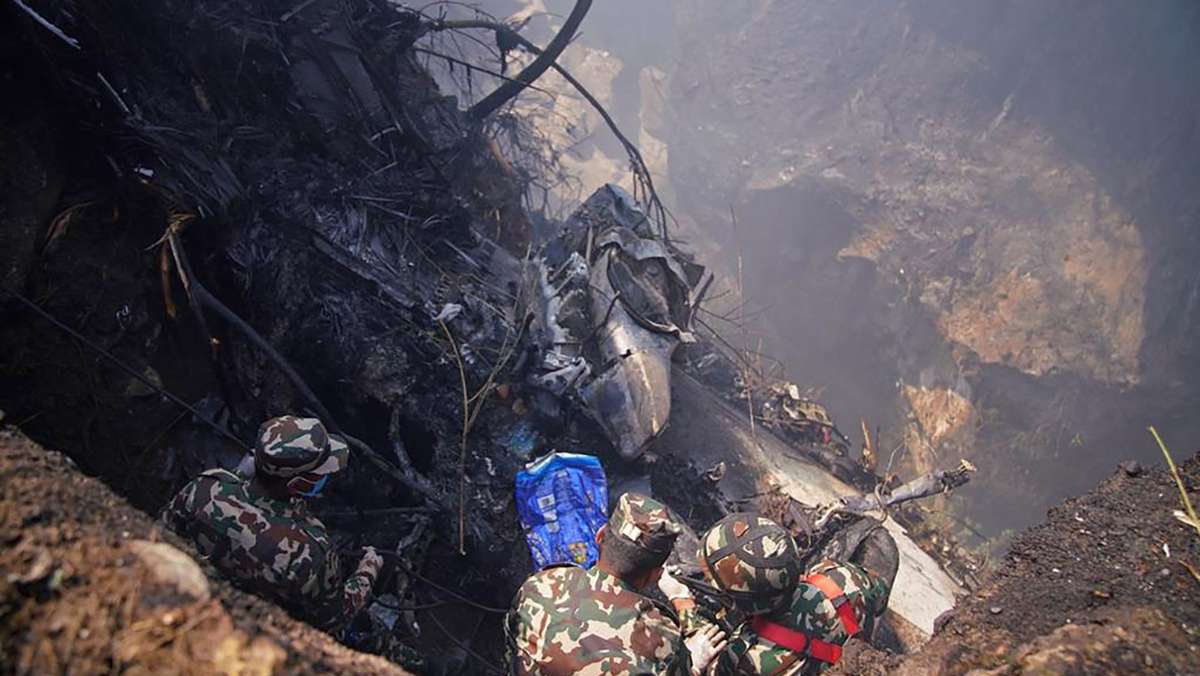 Nepal: Flugzeug abgestürzt - fast alle Insassen tot gefunden